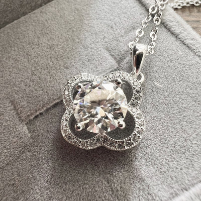2 Carat 8mm Moissanite Diamond Clover Pendant Necklace 